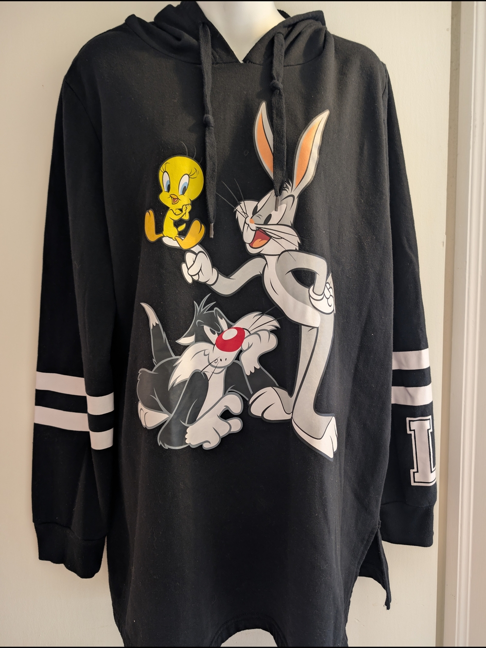 Black Looney Tunes Graphic Hoodie - Tweety, Bugs & Sylvester. 2xl
